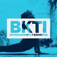 Logo empresa: bhakti. entrenamiento y bienestar